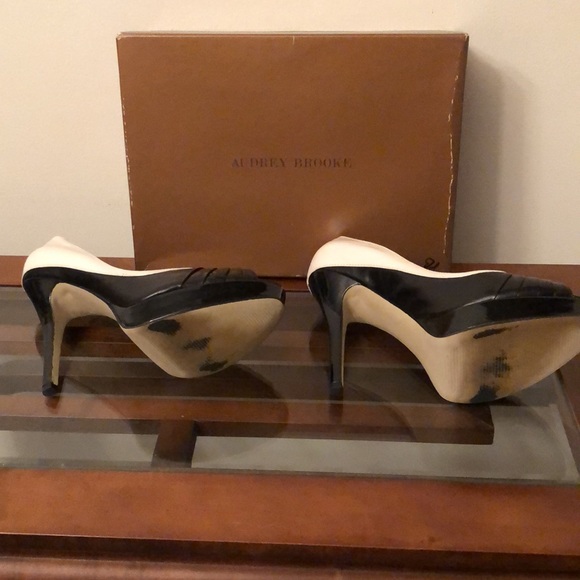 Audrey Brooke B&W Open Toe Heels - Picture 6 of 6